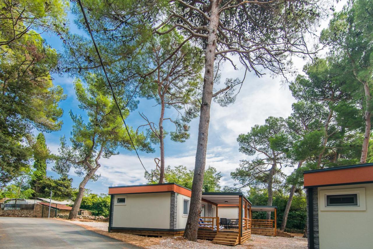 Centinera Resort Banjole Buitenkant foto