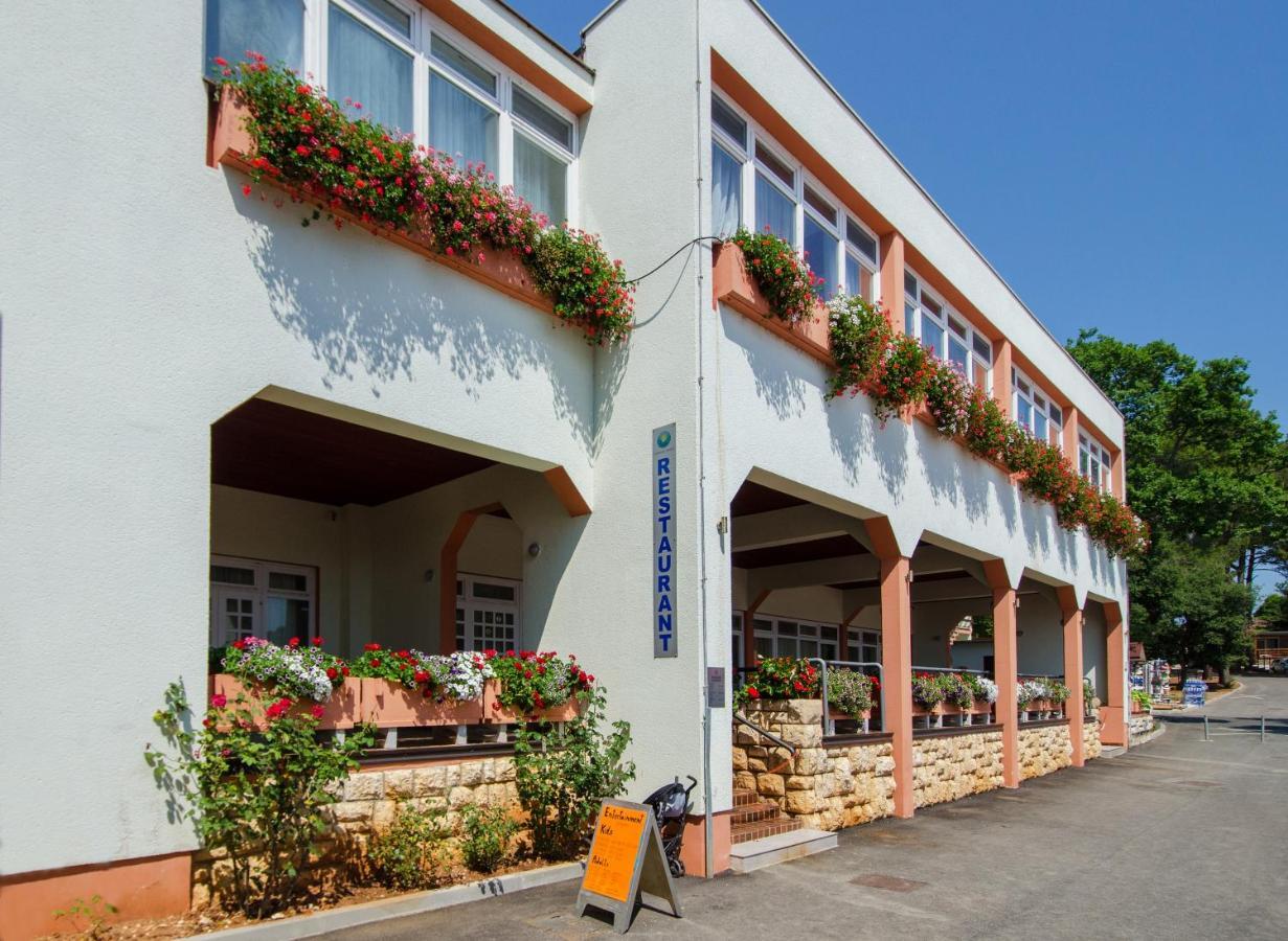 Centinera Resort Banjole Buitenkant foto
